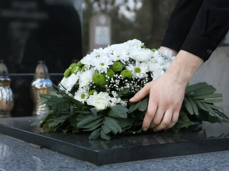 Bouquet dernier hommage deuil